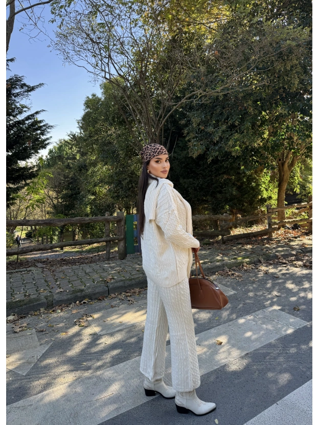 Bej Üçlü Triko Takım