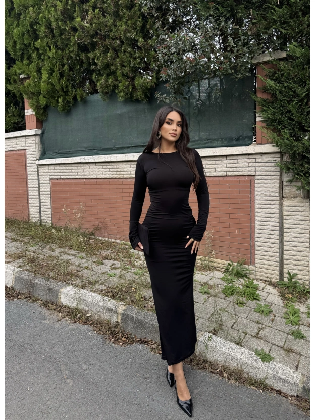 Siyah Sırt Dekolteli Uzun Elbise