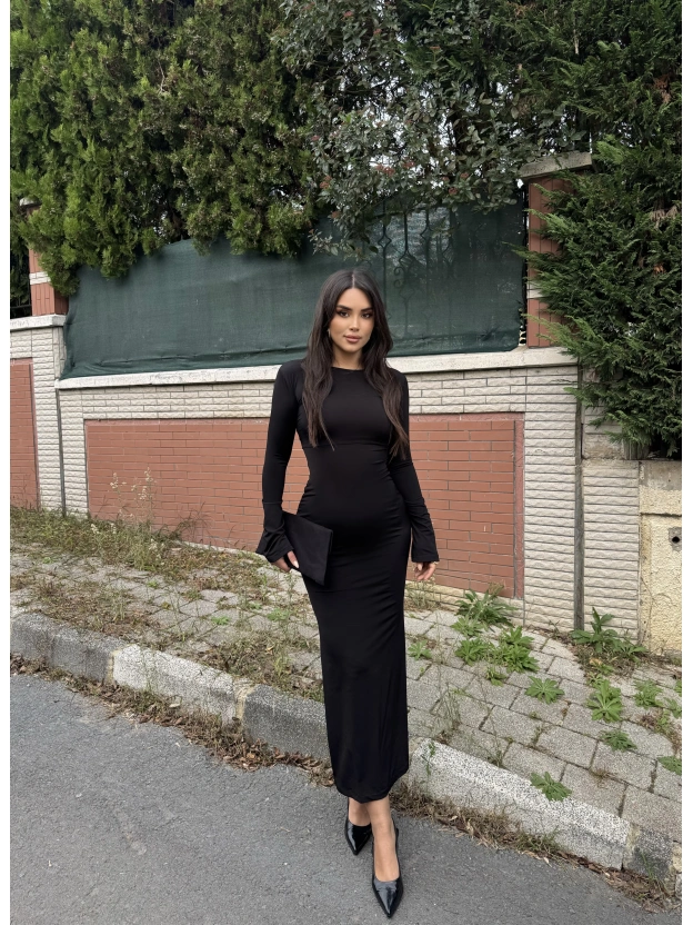 Siyah Sırt Dekolteli Uzun Elbise