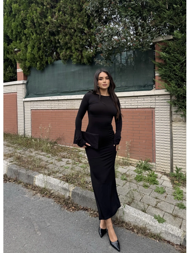 Siyah Sırt Dekolteli Uzun Elbise