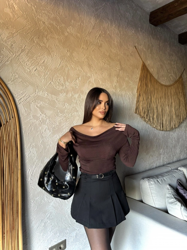 Siyah Pileli Kemerli Şort Etek