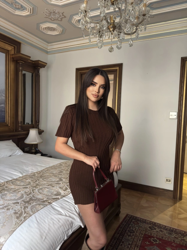 Kahverengi Kısa Kol Triko Elbise