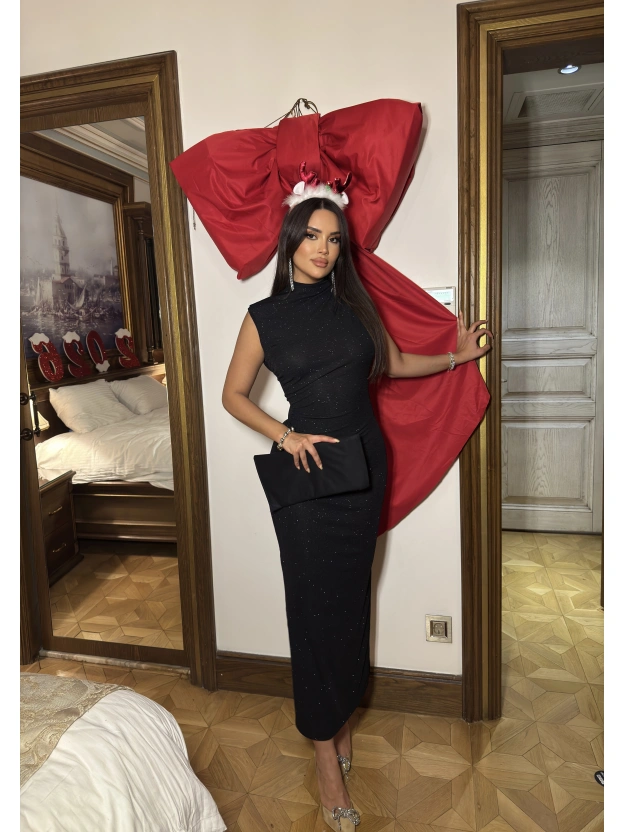 Siyah Simli Yırtmaç Detay Uzun Elbise