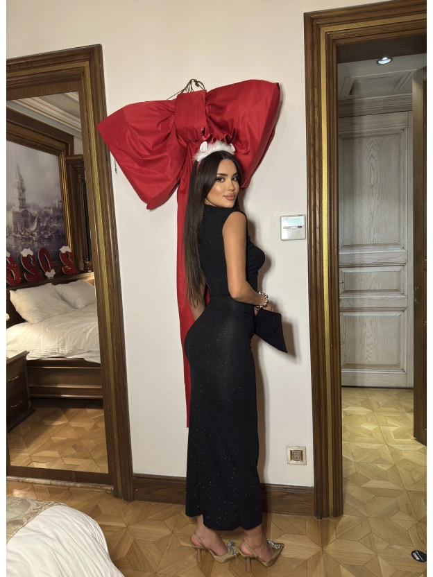 Siyah Simli Yırtmaç Detay Uzun Elbise