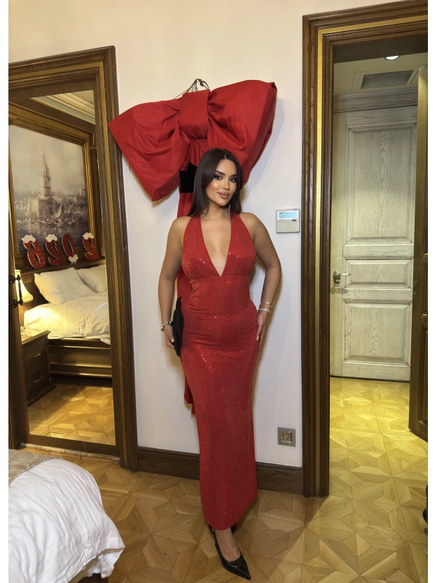 Kırmızı Payetli Boyundan Bağlamalı Uzun Elbise