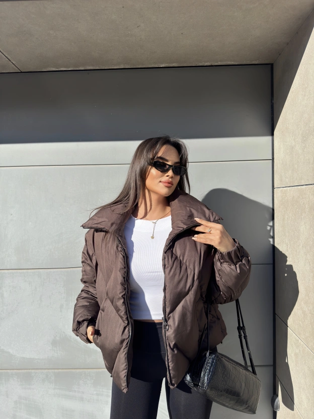 Kahverengi Dik Yaka Baklava Desen Mont