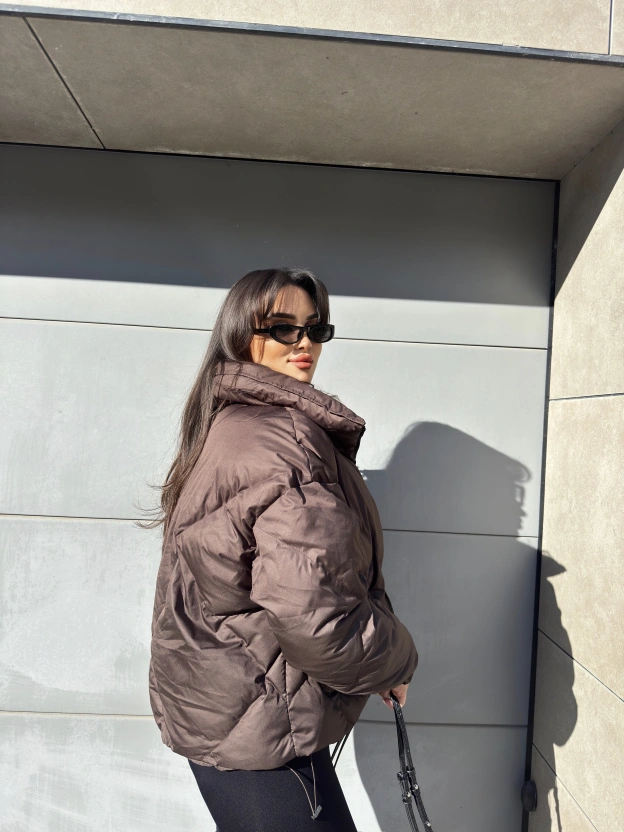 Kahverengi Dik Yaka Baklava Desen Mont