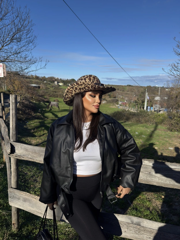 Siyah İçi Peluş Kemerli Deri Ceket