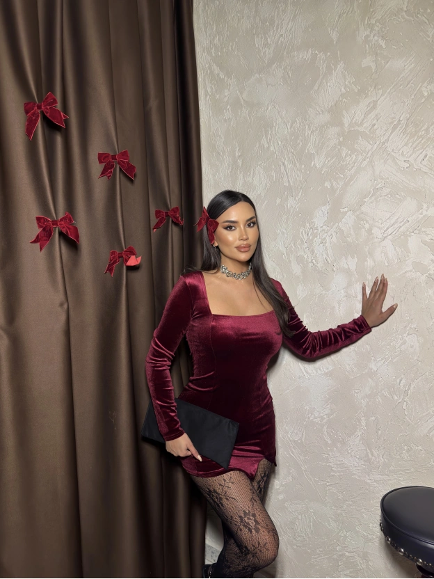 Bordo Kare Yaka Kadife Elbise