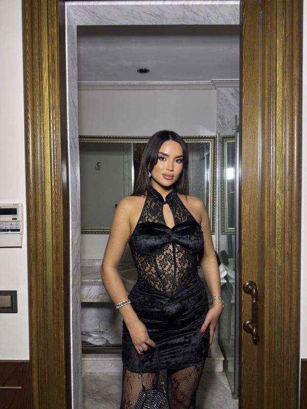 Siyah Kadife Dantel Detay Elbise