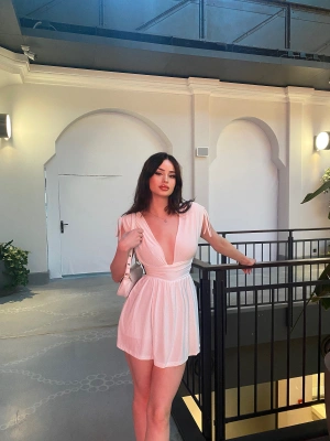 Beyaz Omuz Büzgü Şortlu Elbise