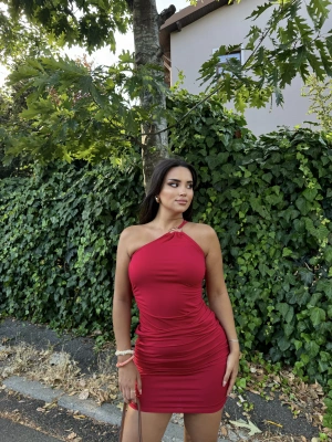 Kırmızı Drapeli Aksesuarlı Mini Elbise