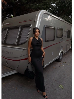 Siyah Sırt Detay Degaje Yaka Uzun Elbise