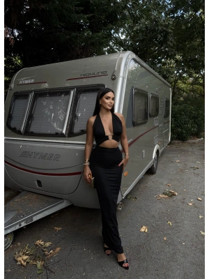 Siyah Boyundan Bağlamalı Halka Detay Tasarım Elbise