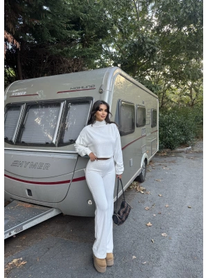 Beyaz Dik Yaka Yumoş Alt Üst Takım