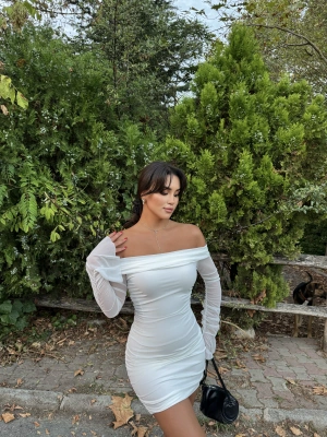 Beyaz Madonna Yaka Kolu Tül Elbise