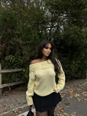 Sarı Madonna Yaka Kazak