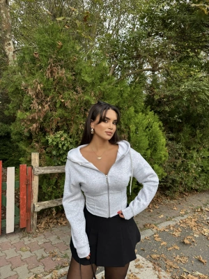 Gri Korse Detay Crop Hırka