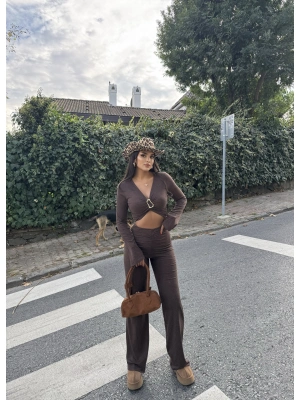 Kahve Göğüs Tokalı Takım