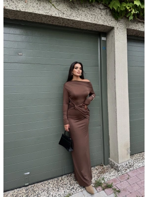 Kahverengi Omuz Detay Tasarım Uzun Elbise
