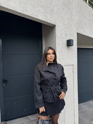 Siyah Kısa Trençkot