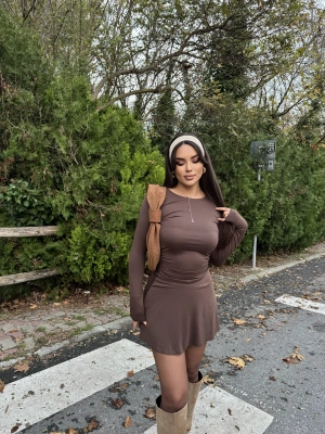 Kahverengi Bisiklet Yaka Volanlı Elbise