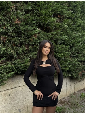 Siyah Göğüs Tokalı Mini Elbise