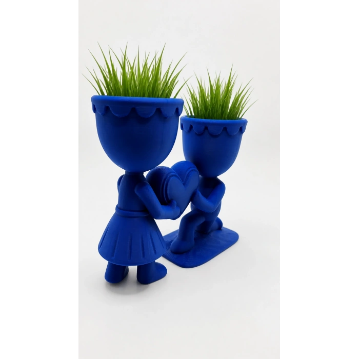 3D Baskı Aşk Saksısı - Kalp Tutan Çift Figürlü Dekoratif Saksı - Mavi
