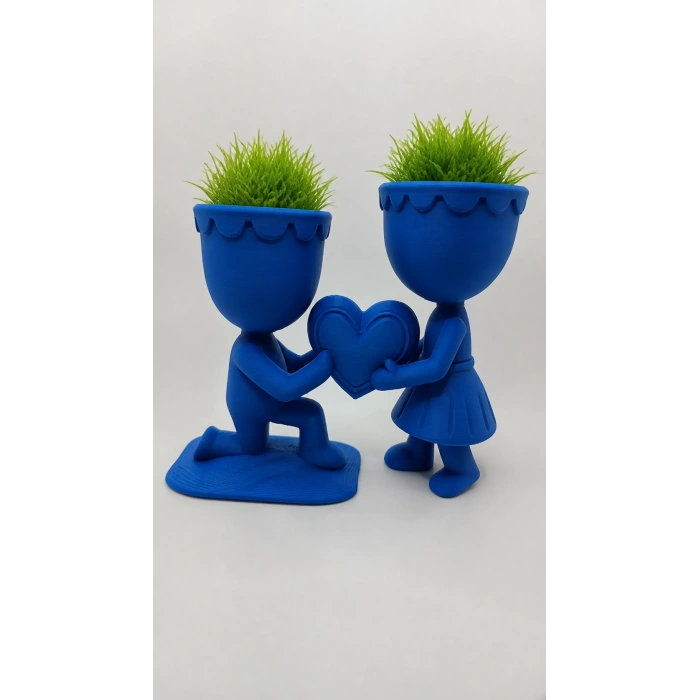 3D Baskı Aşk Saksısı - Kalp Tutan Çift Figürlü Dekoratif Saksı - Mavi