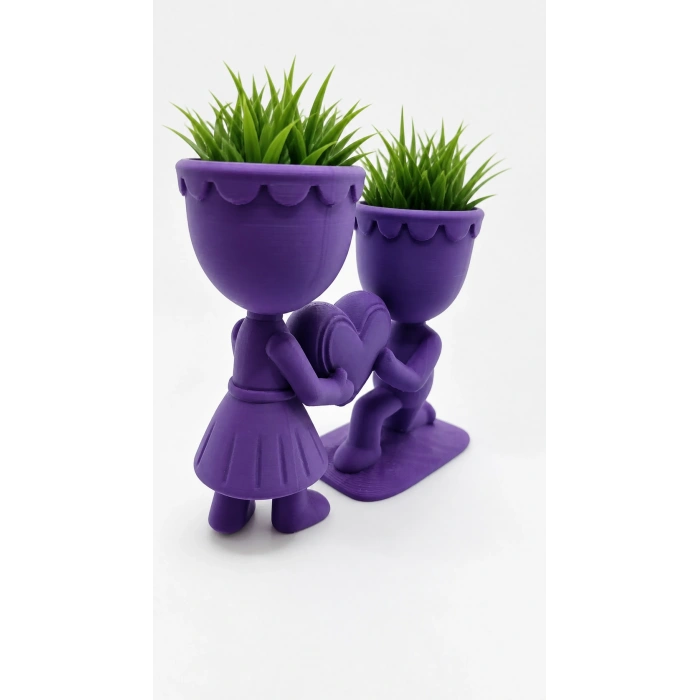 3D Baskı Aşk Saksısı - Kalp Tutan Çift Figürlü Dekoratif Saksı - Mor
