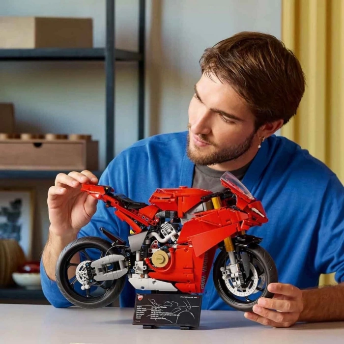 Ducati Panigale V4 S Motosiklet 42202