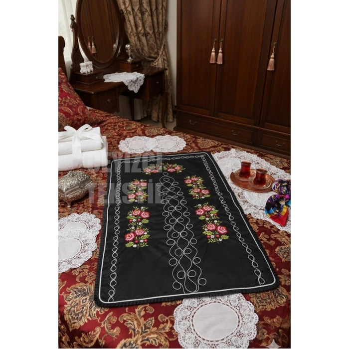 Kanaviçe Işlemeli Etamin Kumaş Tek Seccade - Siyah