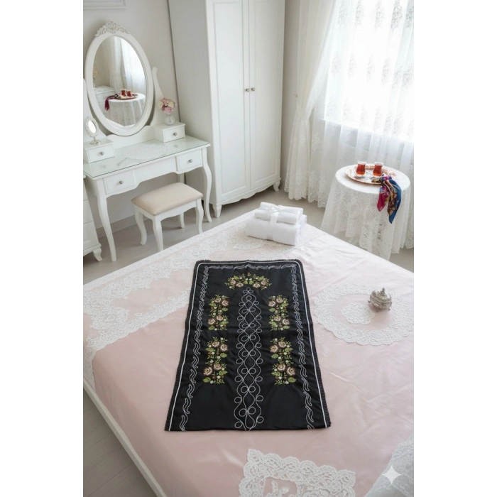 Kanaviçe Işlemeli Etamin Kumaş Tek Seccade - Siyah