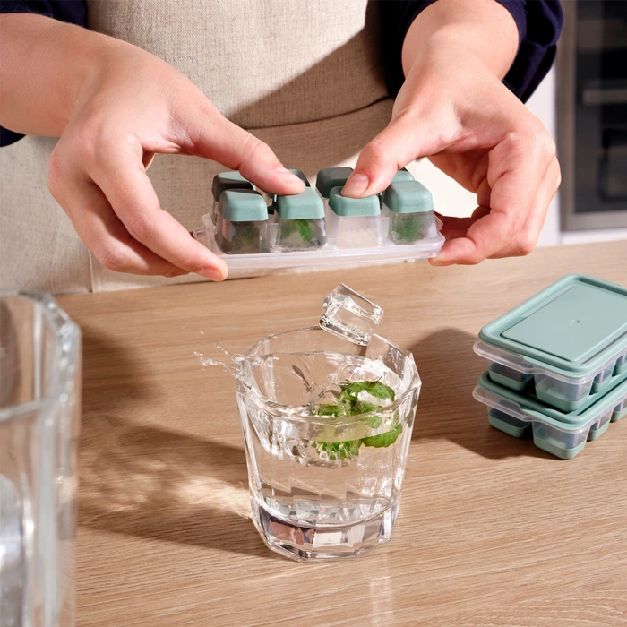 Mini Kapaklı Plastik Küp3lü Buzluk (Silikon Taban)