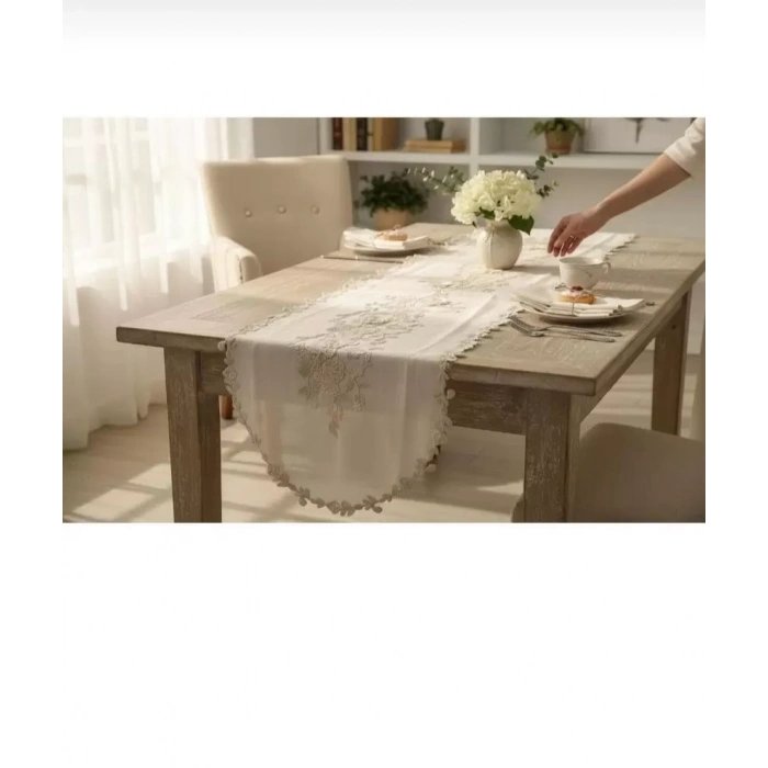 Simella Altın Simli 50x140 cm İşlemeli Masa Runneri Şık Masa Dekoru