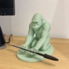 3D Baskı Goril Telefon Tutucu - Kaslı Goril Masaüstü Telefon Standı-Mint