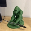 3D Baskı Goril Telefon Tutucu - Kaslı Goril Masaüstü Telefon Standı-Yeşil