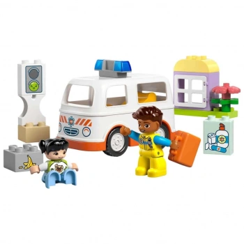 Ambulans ve Sürücü 10447