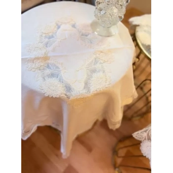 Flowers Model Krem 5 Parça Keten Dantelli Masa Örtüsü Runner Seti