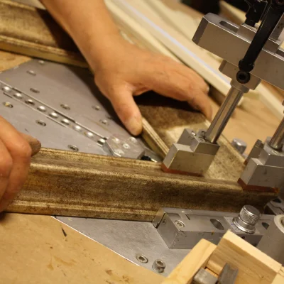 Plastik Çerçeveler: Dekorasyonda Modern ve Ekonomik Çözüm – 2024 Trendleri