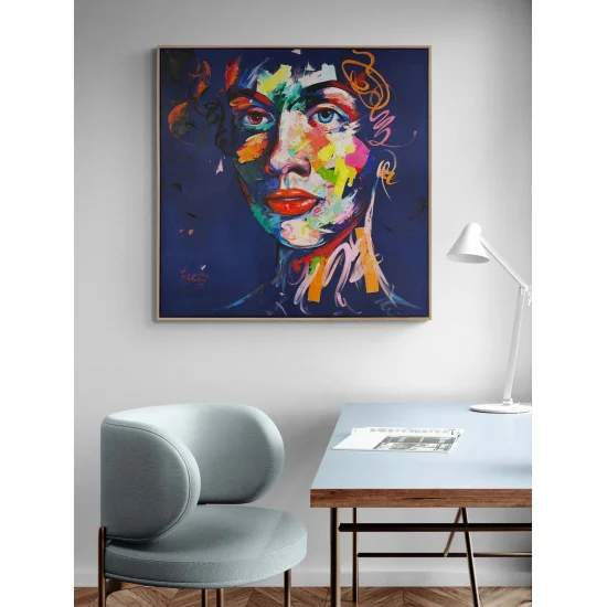 Renklerin İçindeki Kadın Yağlı Boya Tablosu