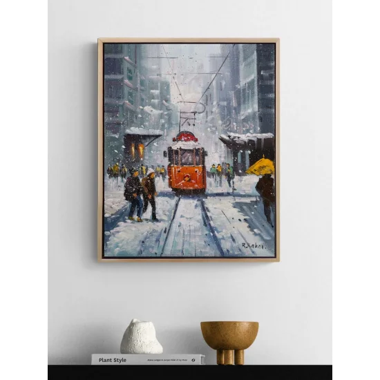 İstiklal Caddesinde Kış Yağlı Boya Tablosu