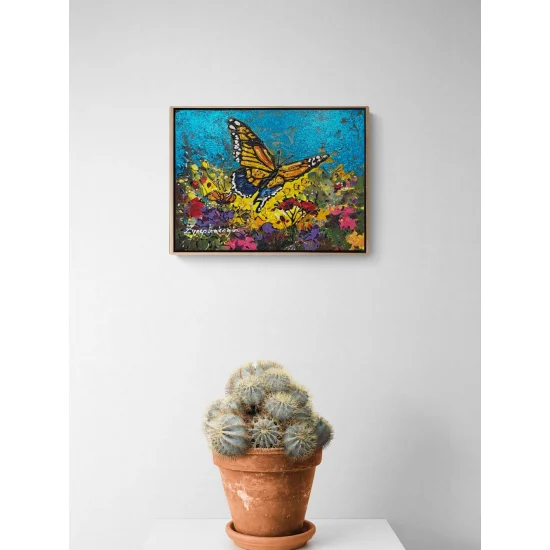 Çiçek Bahçesinde Kanatlar Yağlı Boya Tablosu