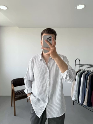 Beyaz İnce Çizgili Gömlek