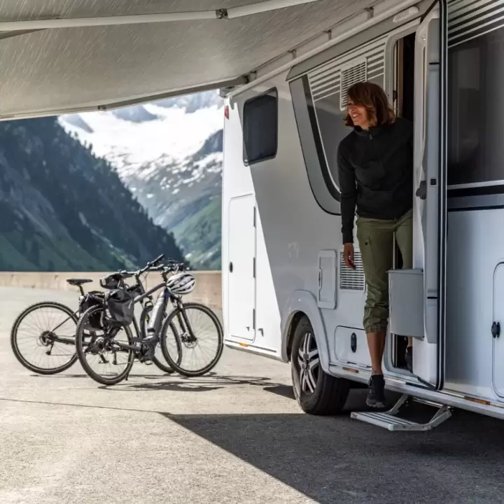 Thule Tek Adım 12V 460mm Elektrikli Katlanır Karavan Giriş Basamak
