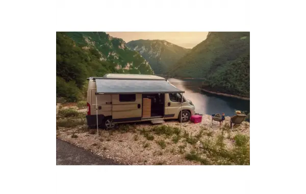 Dometic PR 2000 Çatı Tipi Tente İncelemesi