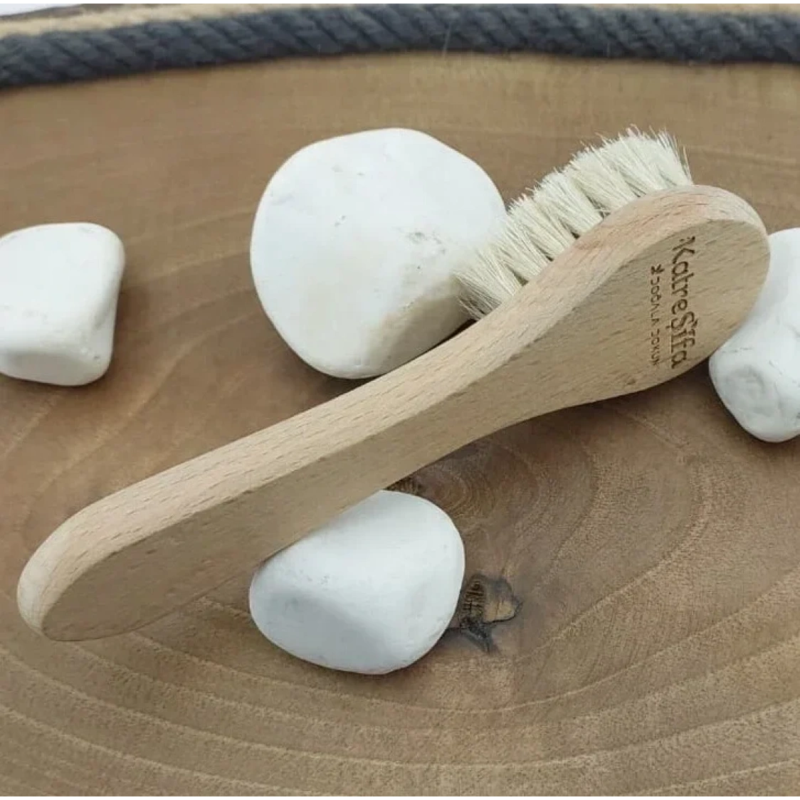 AT KILI YÜZ FIRÇASI