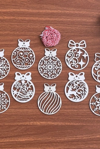 10 Parça Kırmızı Beyaz İpli Fiyonk Model Ahşap Yılbaşı Ağaç Süsü (4940)