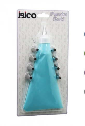 11PCS PASTA SETİ - RENKLİ   1-KREMA TORBASI - 9-METAL SIKMA UÇLARI - 1-UÇ TUTUCU ADAPTÖR (4940)