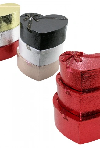 3PCS KALP PARLAK MİX RENKLİ - KABARTMA DESEN KARTON HEDİYE KUTUSU KURDELALI 31X28-27X24-23X20CM (4940)